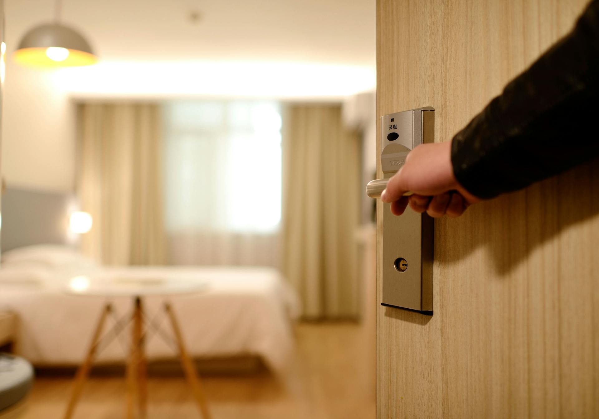 Sådan finder du billige rejser med fly og hotel – nemt og hurtigt